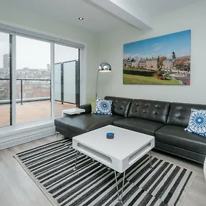 Penthouse On Charest - With Parking And Gym Appartement